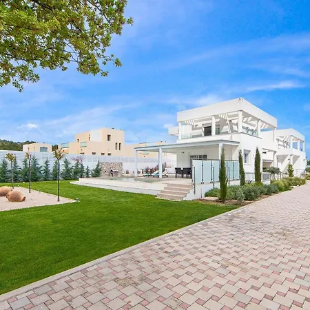 Odysseas Villa Lalyssos
